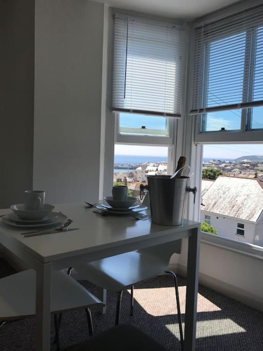 Modern Studio Apartment With Harbour Views Penzance Zewnętrze zdjęcie